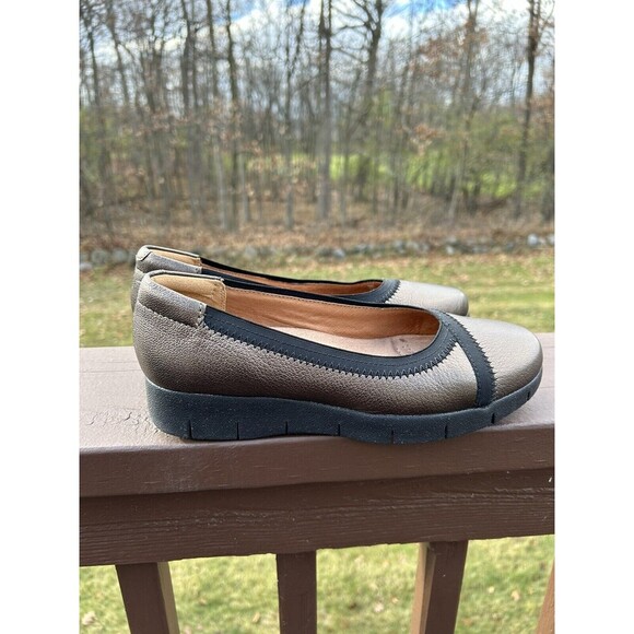 Clarks Daelyn Hill Wedge Flats in Metallic Bronze Full Grain Leather Size 7.5W - Picture 1 of 10